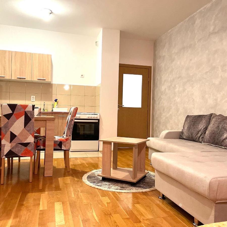 Naki Apartmani Подгорица Екстериор снимка