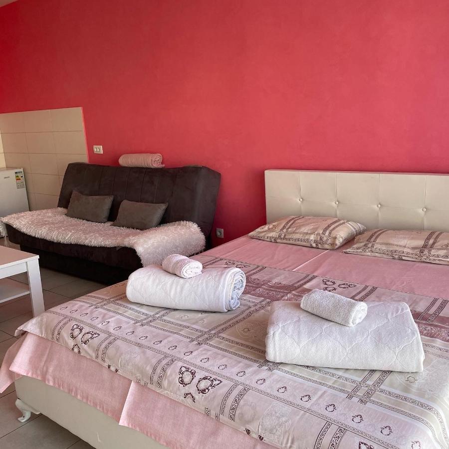 Naki Apartmani Подгорица Екстериор снимка