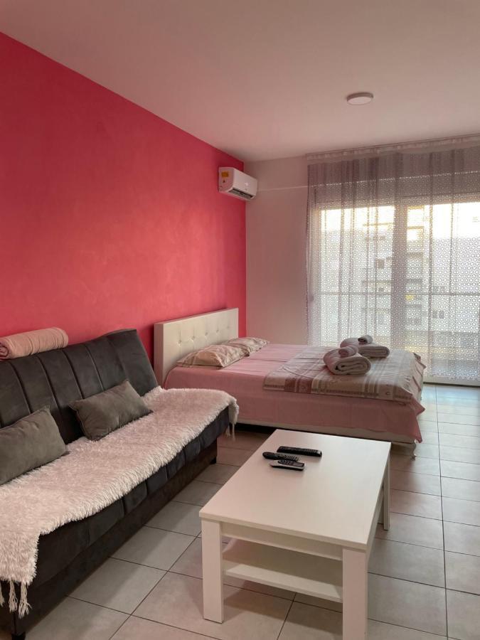 Naki Apartmani Подгорица Екстериор снимка
